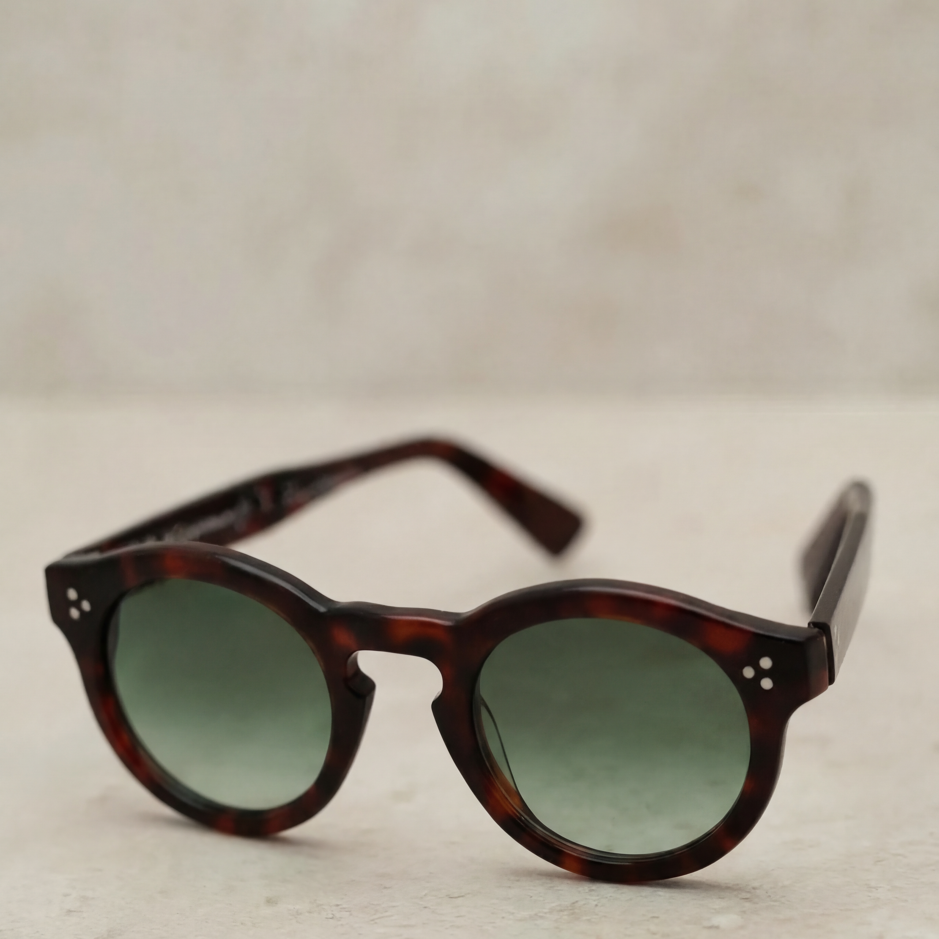 The Grosvenor in Dark Mottle